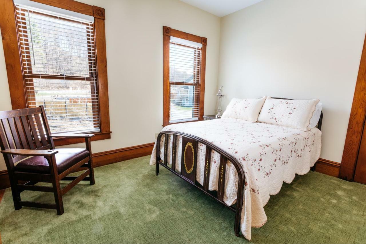 Reynolds House Inn Barre Экстерьер фото
